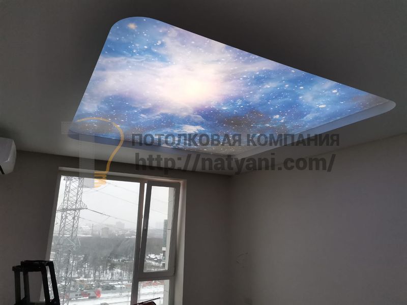 Парящий натяжной потолок с подсветкой в Железнодорожном